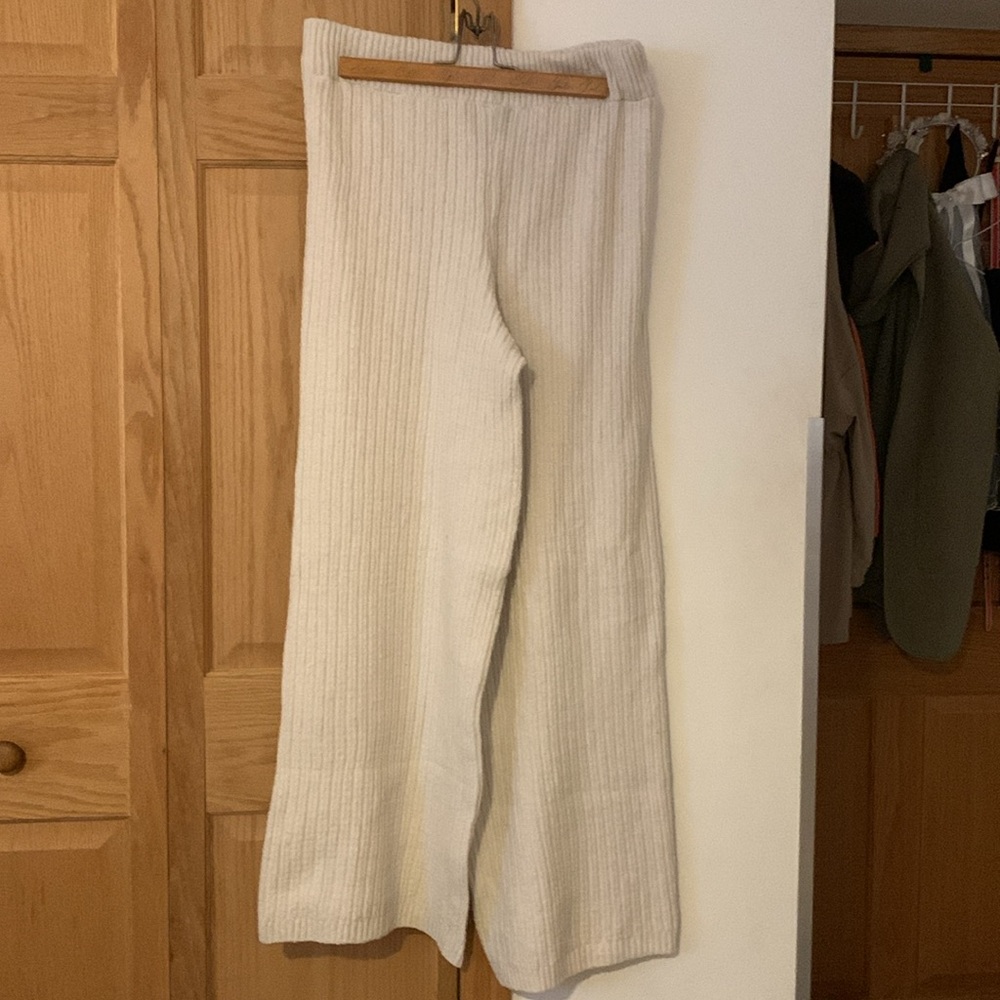 Pink Rose Knitted Pants - Picture 2 of 3